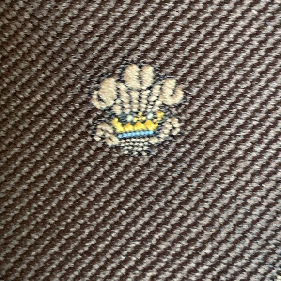 60’s BILL BLASS 3 FEATHER, TRIPLE PLUME PRINCE OF WALES NECKTIE,HERALDIC ROYALTY - Picture 3 of 12